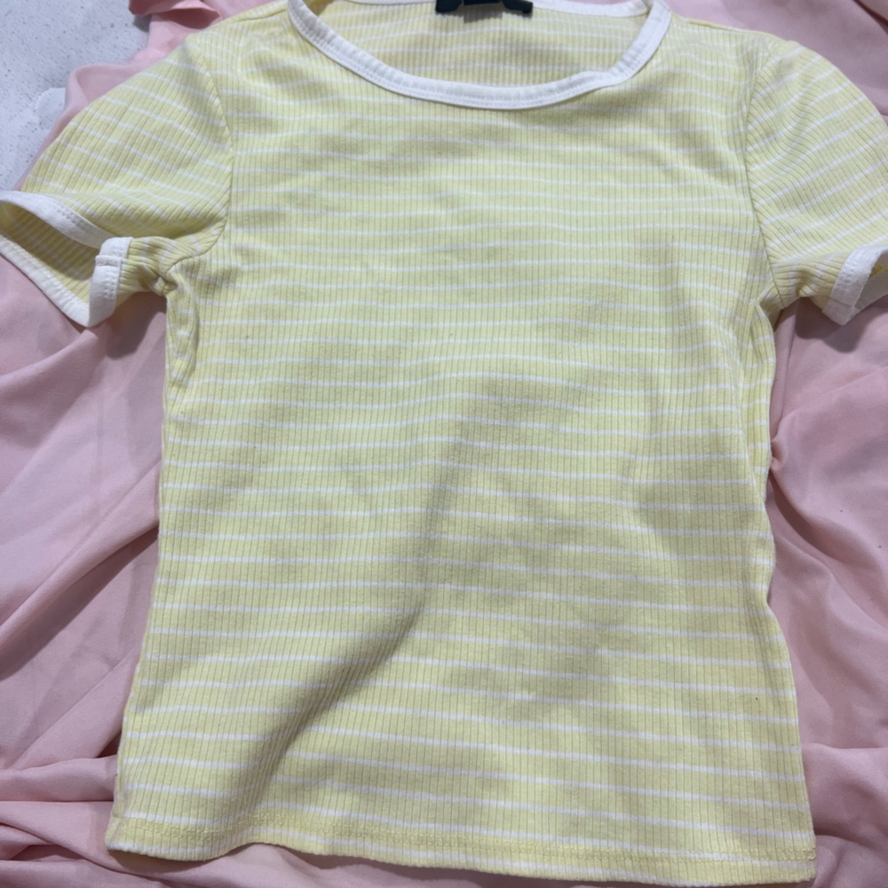 yellow stripe shirt